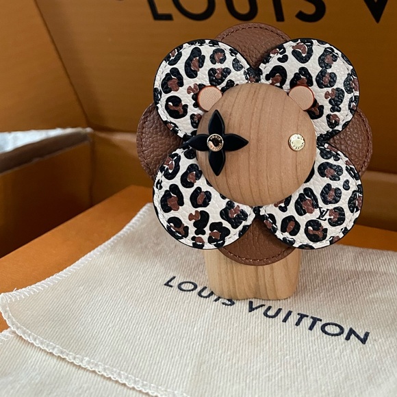 Louis Vuitton Wild At Heart Petula - Picture 4 of 9